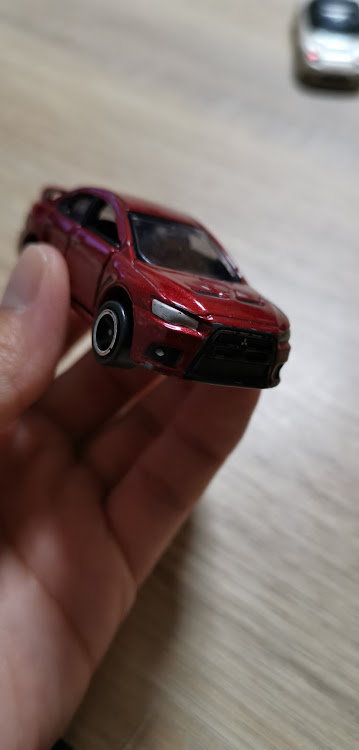 TOMO さんが投稿したトミカコレクション・全部スポーツカーw・やっぱ日本車・レストアしたい・まずはシャコタンに関するカスタム事例の投稿画像5枚目