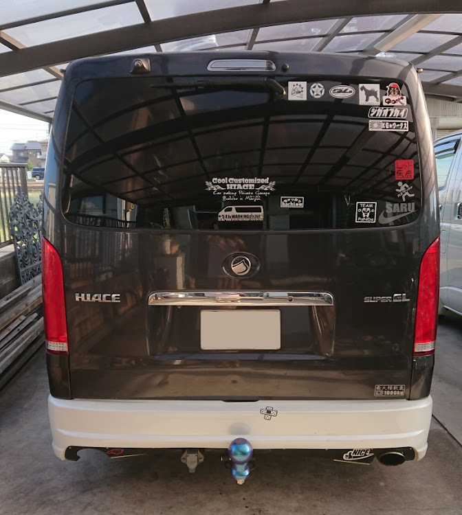 ハイエースバンの車の掃除・綺麗になってもわかりませんね🤣・相変わらずの１人乗りに関するカスタム事例の投稿画像6枚目