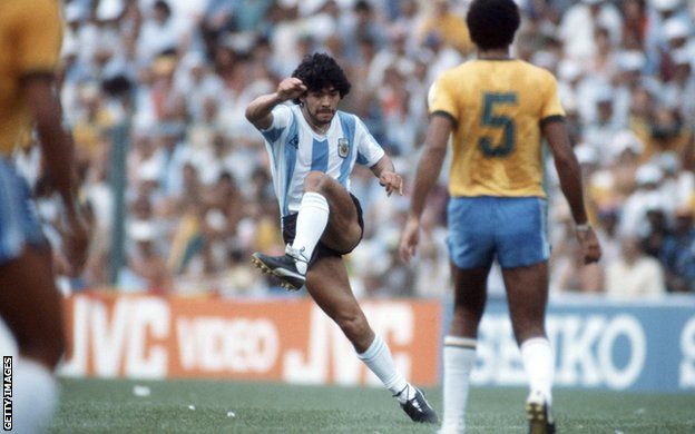 Maradona alicheza mechi ya fainali ya kombe la dunia akiiwakilisha Argentina mwaka 1982 nchini Uhispania lakini alikuwa maarufu miaka minne baadaye. (GETTY IMAGES)