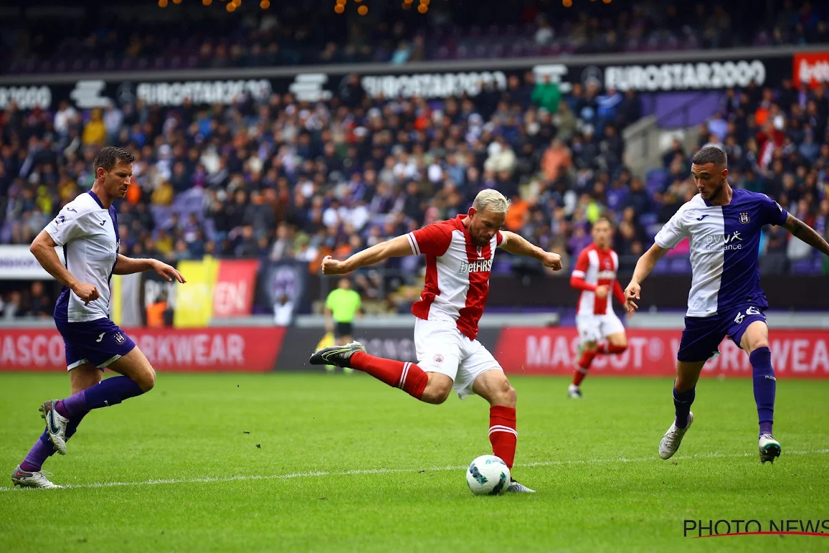 Antwerp-coach Van Bommel wacht op zijn "diesel", maar er moet ook naar Overmars gekeken worden