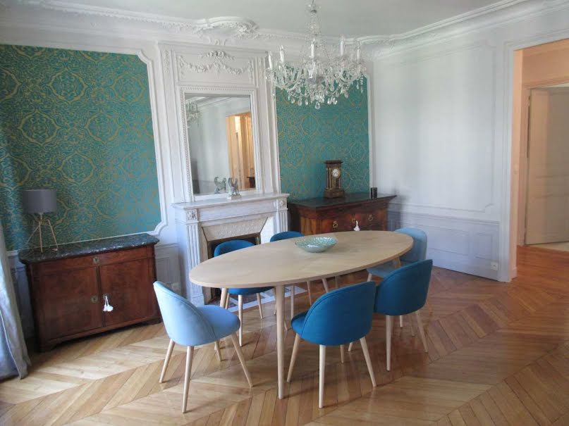 Location meublée appartement 4 pièces 115 m² à Paris 15ème (75015), 3 750 €