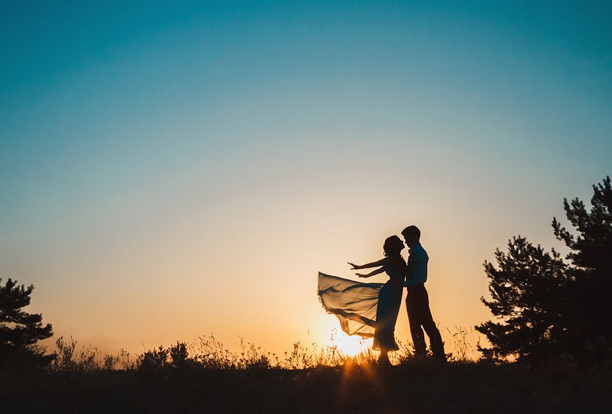 Fotógrafo de casamento Ruslan Komardin (runya). Foto de 27 de julho 2016