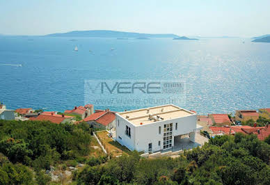 Villa with pool and terrace 3