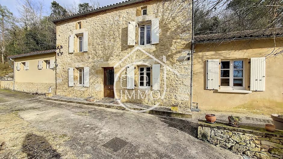 Vente maison 5 pièces 104.56 m² à Sarlat-la-caneda (24200), 275 000 €