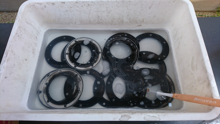 ミラジーノのスーパートラップマフラー・カーボン除去・サンエス・俺色に染めてやるに関するカスタム事例の投稿画像5枚目