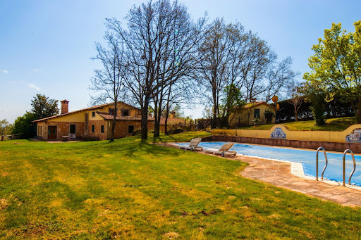 Villa avec piscine et terrasse 1