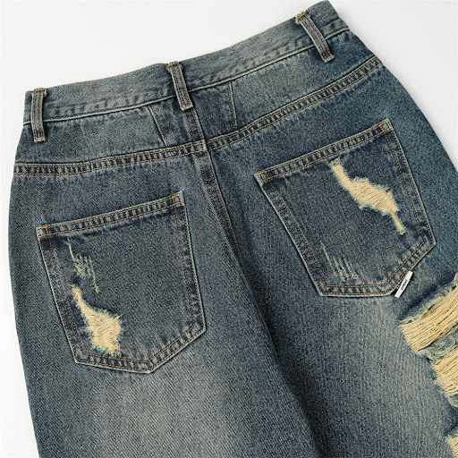 Title 8, Jeans Rasgados Decorativos con Parches Serie Linea