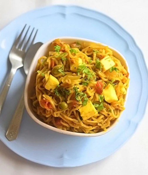 Paneer Veg Maggi With Lime Soda (Sweet)(300Ml)