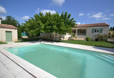 Maison avec piscine et terrasse 9