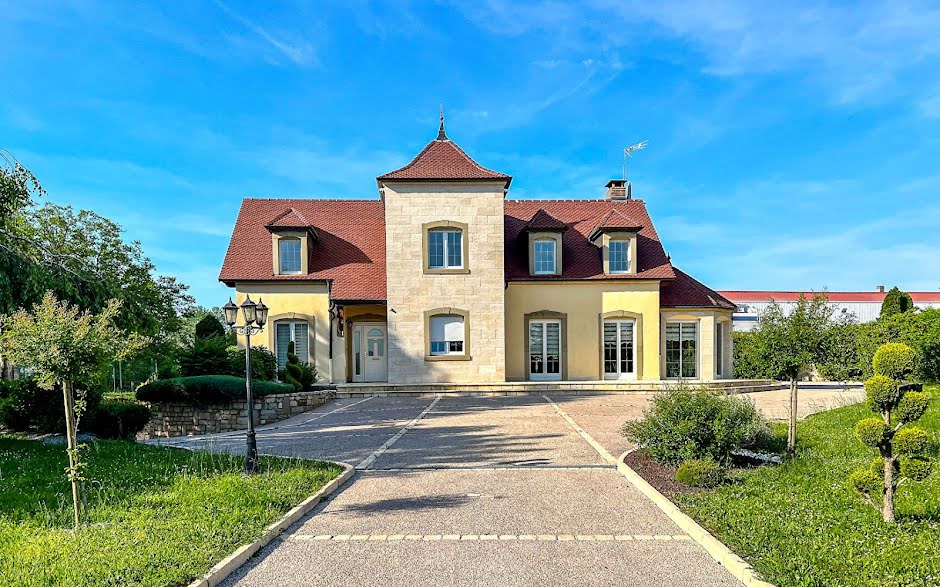 Vente maison 9 pièces 180 m² à Luxeuil-les-Bains (70300), 495 000 €