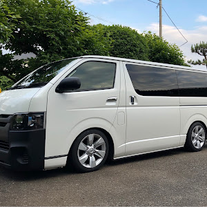 ハイエースバン TRH200V