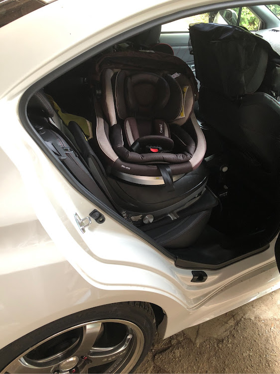 WRX S4のチャイルドシート取付・出産予定日まであと3日に関するカスタム事例の投稿画像1枚目