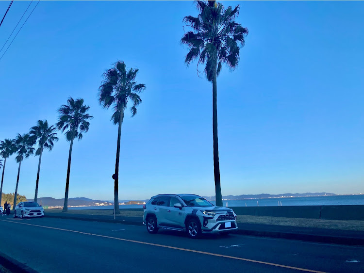 RAV4のTOM’SRAV4・2月もよろしくお願いします・素敵な出会いに感謝✨・みんなのエアロ見てみたいに関するカスタム事例の投稿画像3枚目