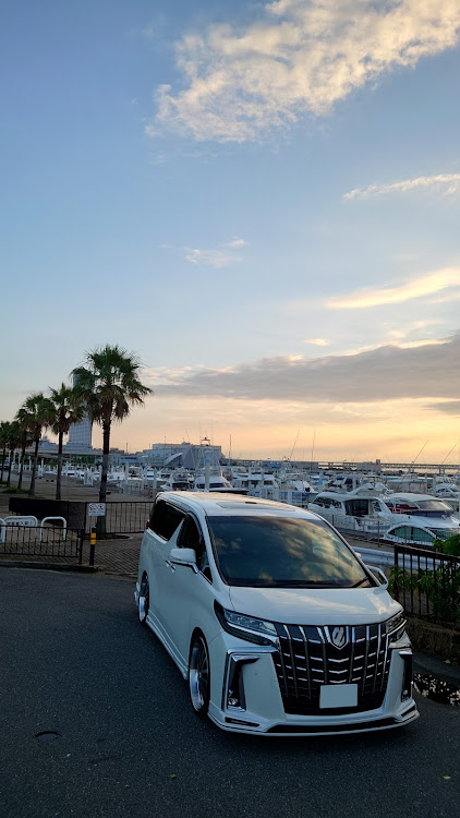 アルファードの#エムズスピード・コンプリートカー・今日も1日お疲れ様でした・仕事おわりにパシャリ・夕焼けとマリーナに関するカスタム事例の投稿画像1枚目