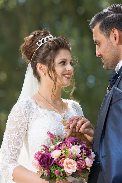 Fotógrafo de casamento Yasin Kiratli (kiratliyasin). Foto de 28 de outubro 2017