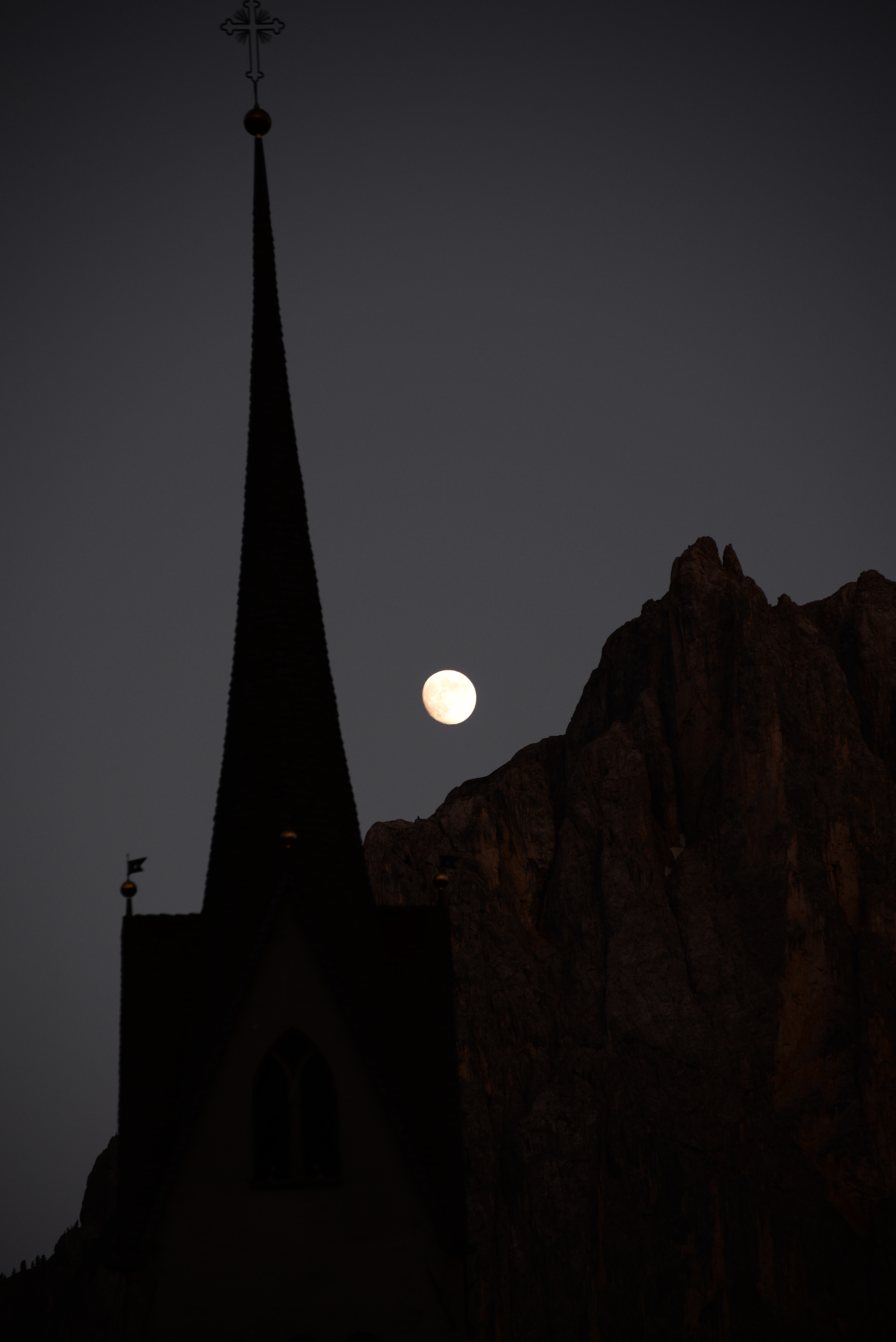 La luna tra i monti di Bemolle