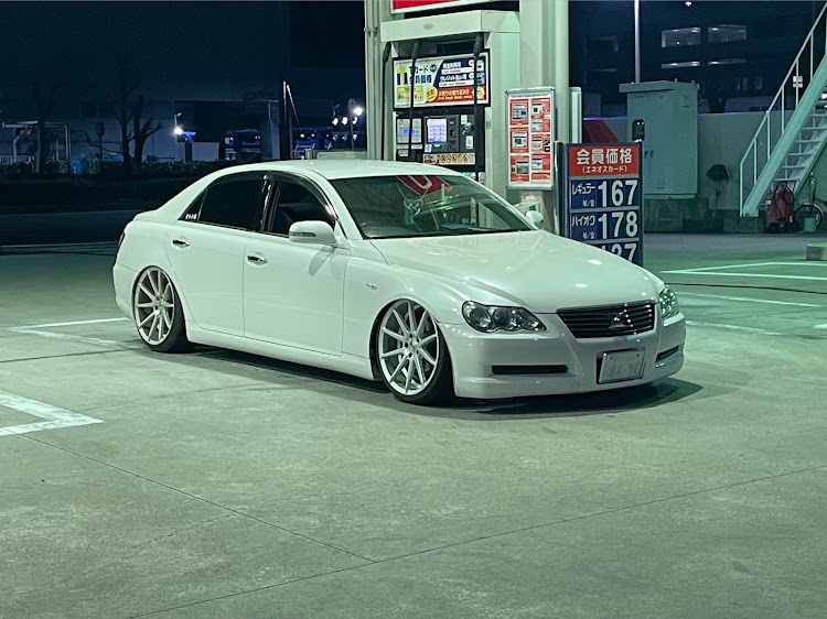 マークXのドライブ・ちょいシャコタン・自分で撮ったベストショットTOP3・雨☔️は、やだな。に関するカスタム事例の投稿画像1枚目
