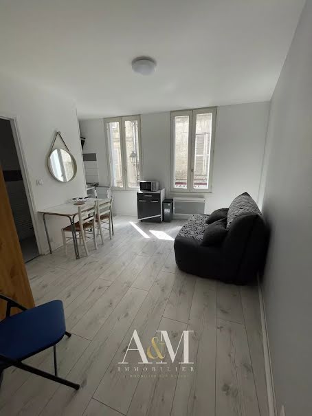 Location meublée appartement 1 pièce 20 m² à Angouleme (16000), 350 €