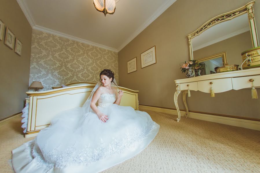 Wedding photographer Oksana Benyaminova (anasko). Photo of 28 January 2014