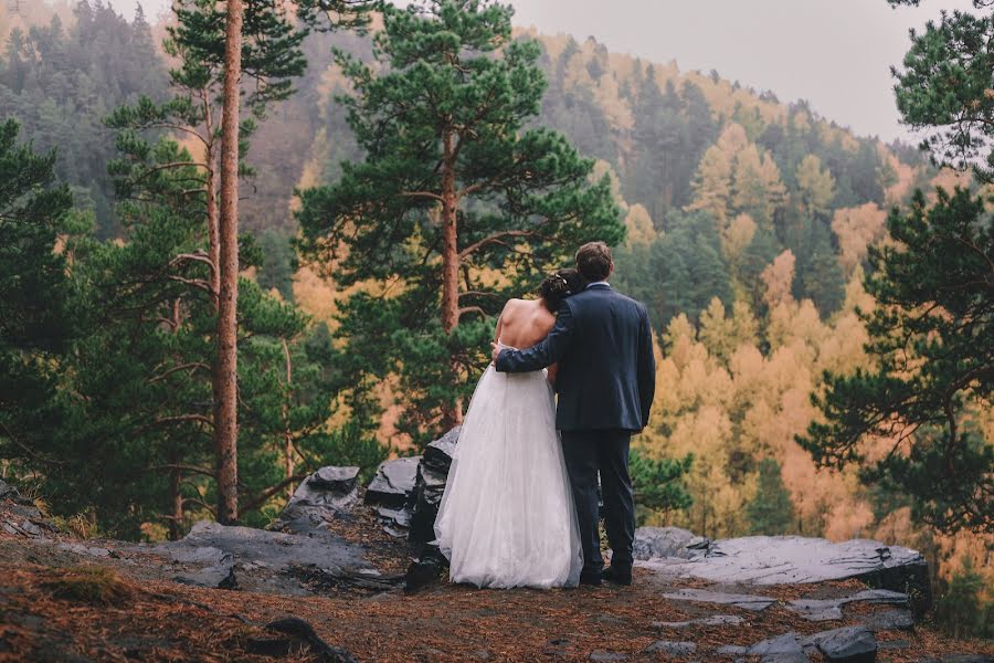 Fotografo di matrimoni Lidiya Beloshapkina (beloshapkina). Foto del 28 novembre 2015