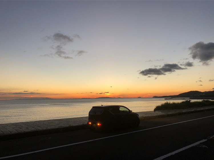 アルトワークスの通勤快速・江口浜・梅雨入り・夕焼けと愛車・給油完了に関するカスタム事例の投稿画像1枚目