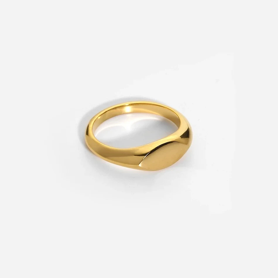 Dames armband ring van goudkleurig roestvrij staal, lichte luxe trend, eenvoudig design voor een stijlvolle uitstraling.