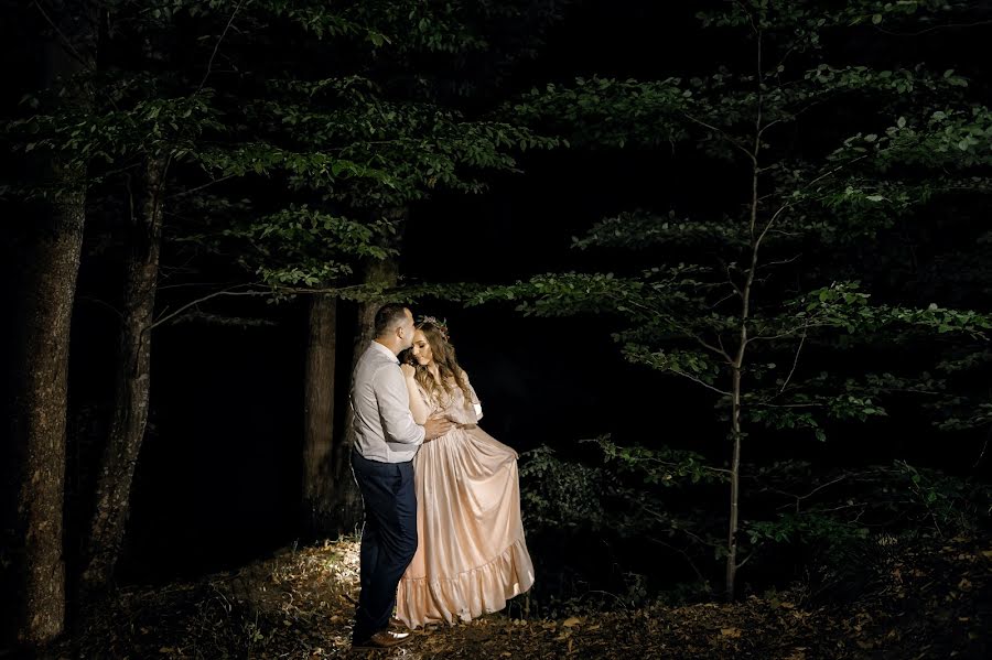 Fotógrafo de casamento Marin Yutish (yutish). Foto de 11 de março 2017