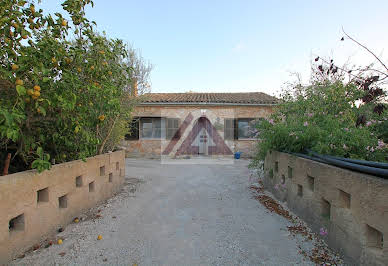 Villa avec piscine et terrasse 9