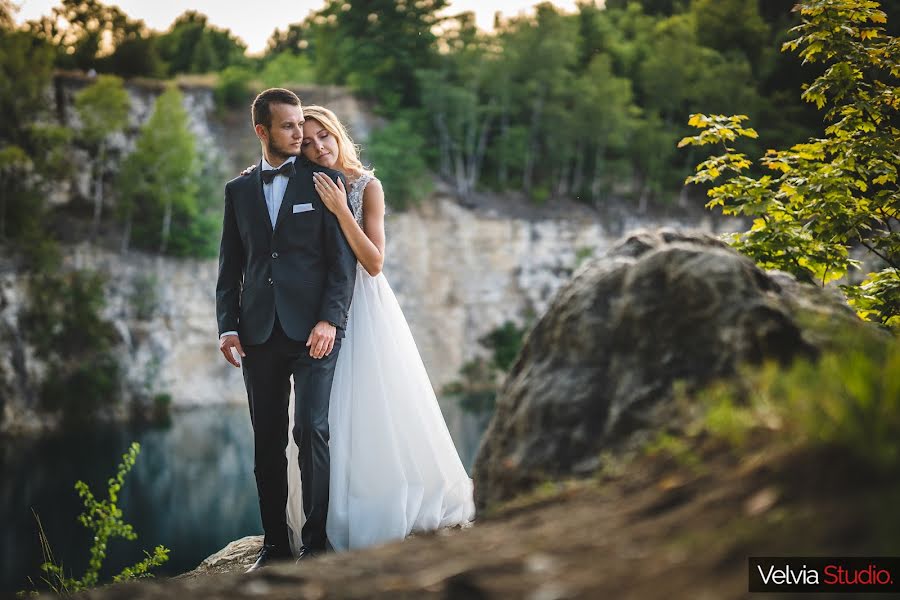 Hääkuvaaja Velvia Studio (velviastudio). Kuva otettu 28. lokakuuta 2019