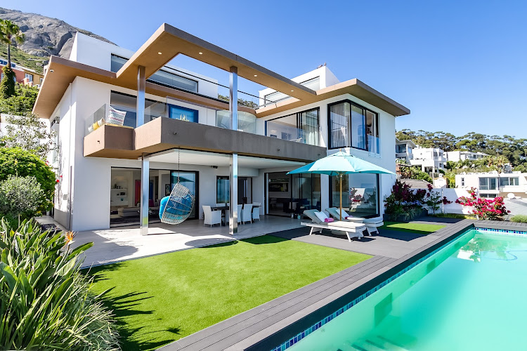 This home in Fresnaye, Cape Town sold for R43.5m.