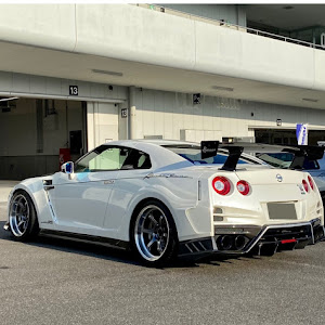 NISSAN GT-R R35