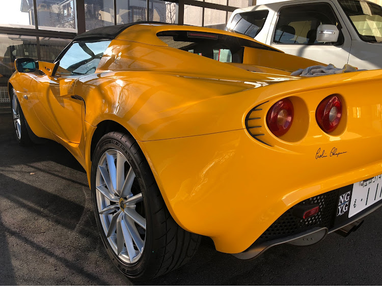エリーゼRの洗車・WAX掛け・映り込みに関するカスタム事例の投稿画像1枚目