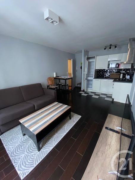 Appartement a louer paris-18e-arrondissement - 2 pièce(s) - 33 m2 - Surfyn