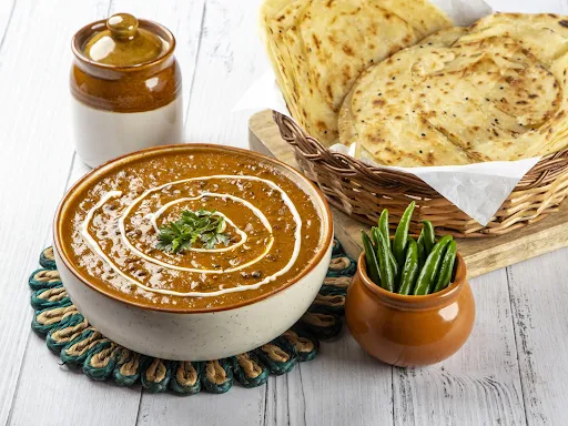 Dal Makhani With Lachha Paratha