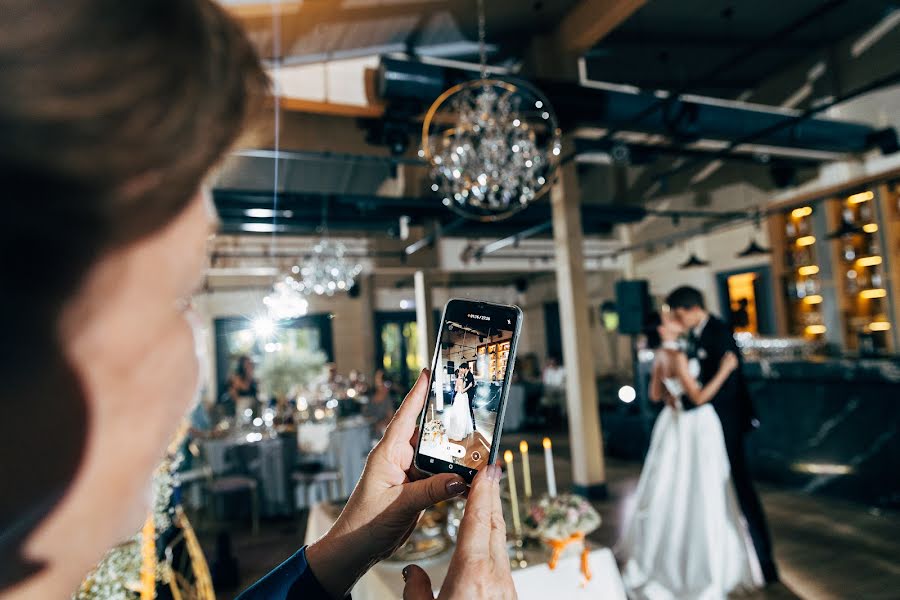 Fotógrafo de casamento Serezha Kos (kosmos). Foto de 9 de setembro 2023