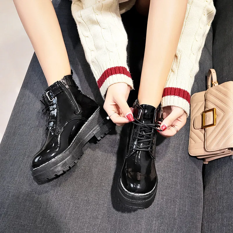 Title 7, Kurze Martin Boots mit Innensohlenerhöhung – St...