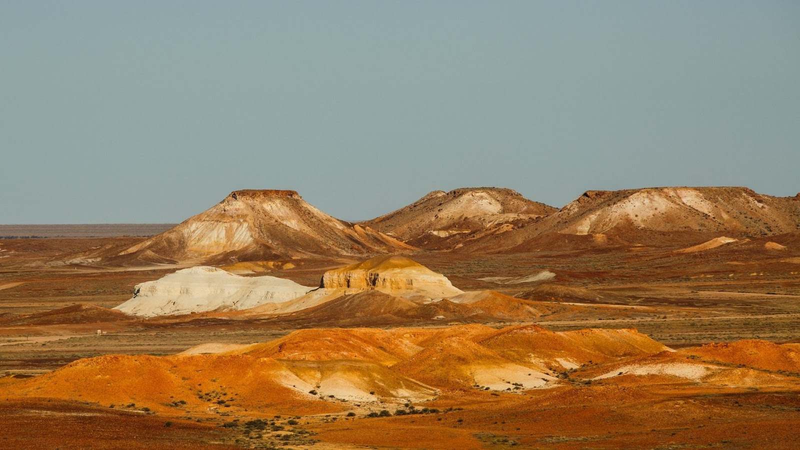 Desert rock formations at the Cobber Pedy opal mines