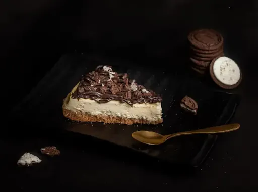 Oreo Baked Cheesecake Slice