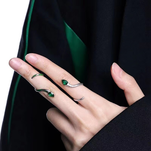 Title 1, Womens Slytherin Green Snake Joint Ring