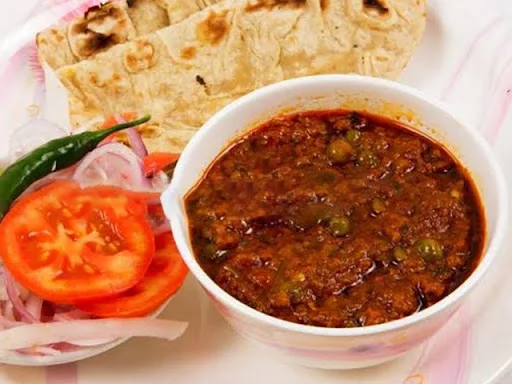 Chicken Keema Naan With Gravy