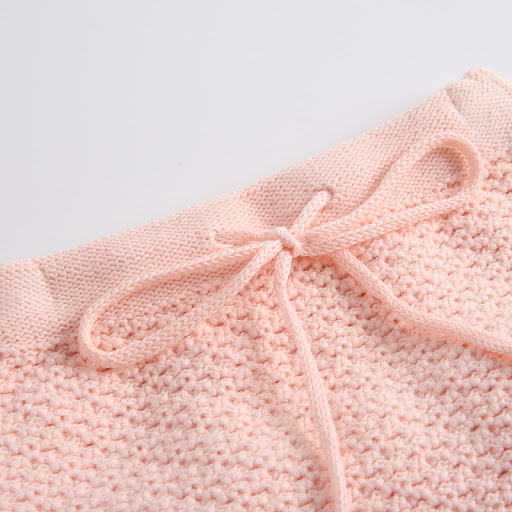 Title 1, Temperament ruffled shorts and long-sleeved top...