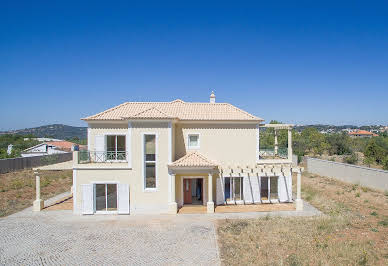 Maison avec piscine et terrasse 3