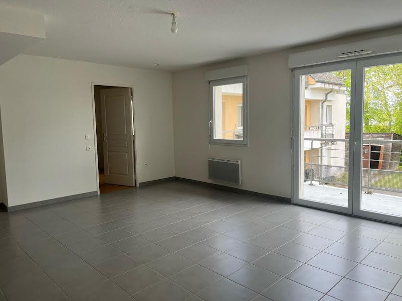 Location  appartement 2 pièces 48 m² à Bourges (18000), 594 €