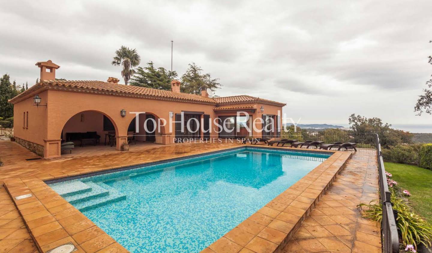 House with terrace Castell-Platja d'Aro