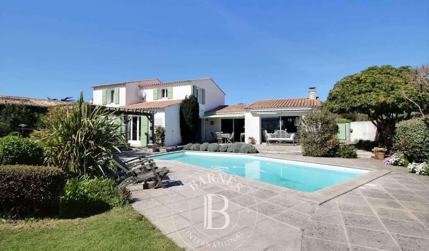 House with pool Sainte-Marie-de-Ré