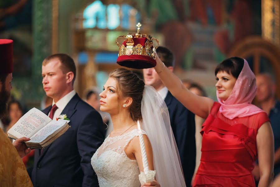 Bryllupsfotograf Kseniya Kolomiec (ksenija). Foto fra april 18 2016
