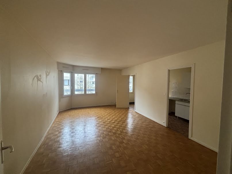 Appartement 2 pièce(s) 53 m²à louer Paris-20e-arrondissement