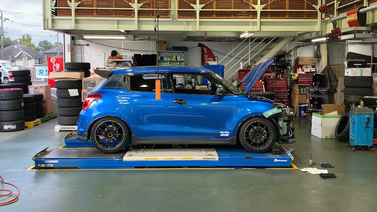 スイフトスポーツのzc33s・スイフト・スイフトスポーツ・オイルクーラーに関するカスタム事例の投稿画像1枚目