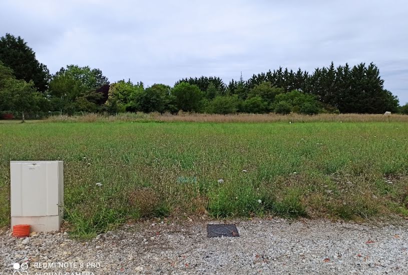  Vente Terrain à bâtir - 679m² à Meursac (17120) 