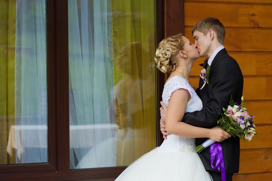 Wedding photographer Tatyana Burkova (burkova). Photo of 25 June 2013